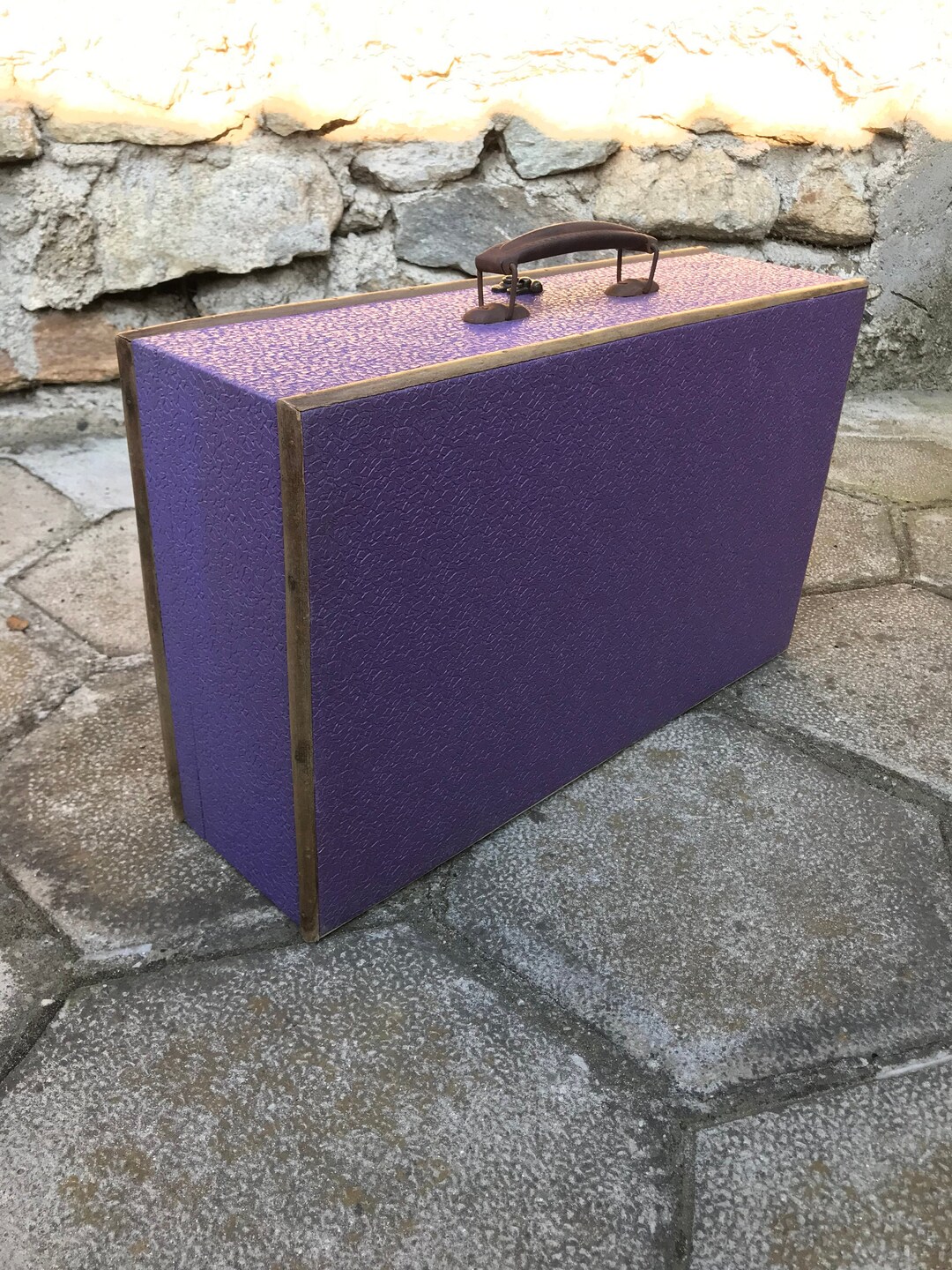Encuentra las maletas vintage de madera más auténticas para tus viajes